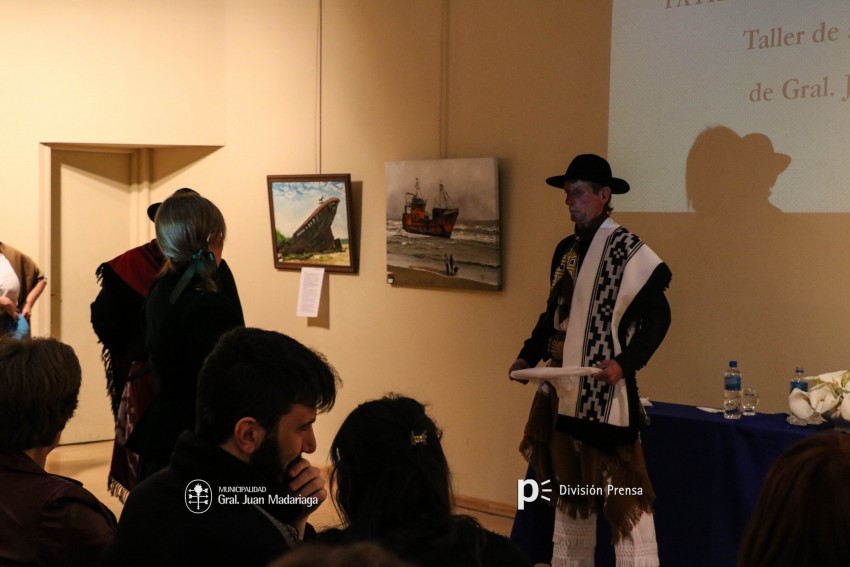 Santoro visit la muestra de Estancias Fundadoras