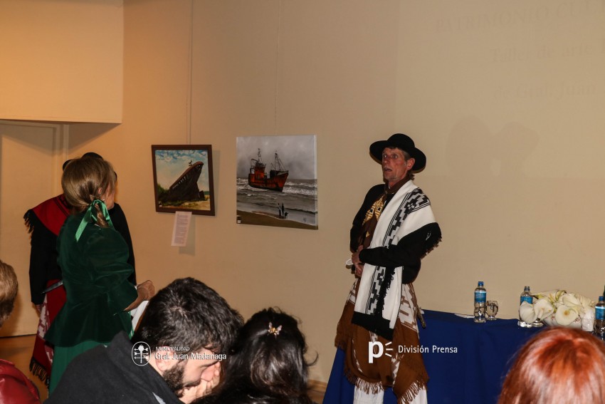 Santoro visit la muestra de Estancias Fundadoras