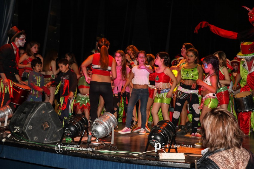 Paracut present su espectculo Son de terror