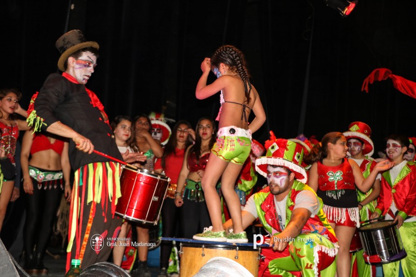 Paracut present su espectculo Son de terror