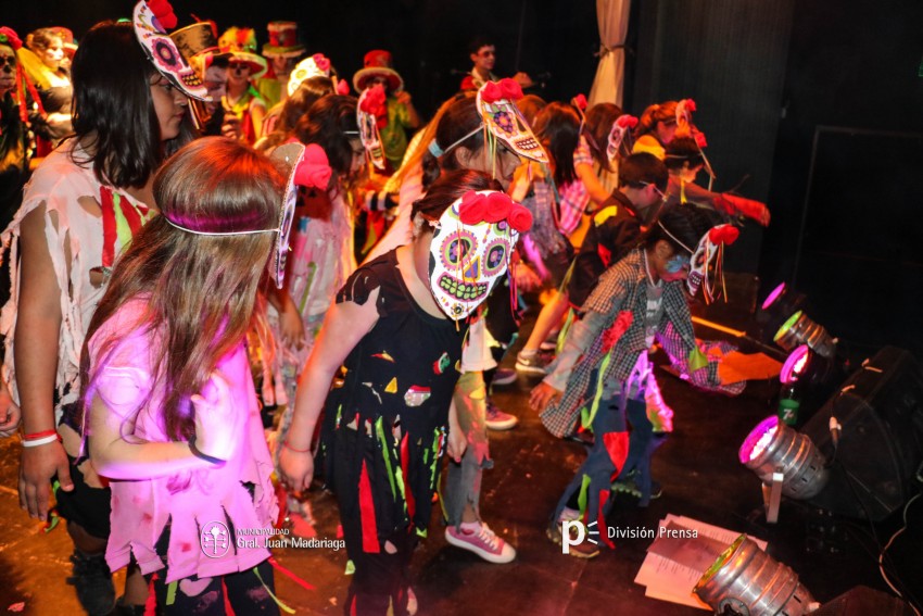 Paracut present su espectculo Son de terror