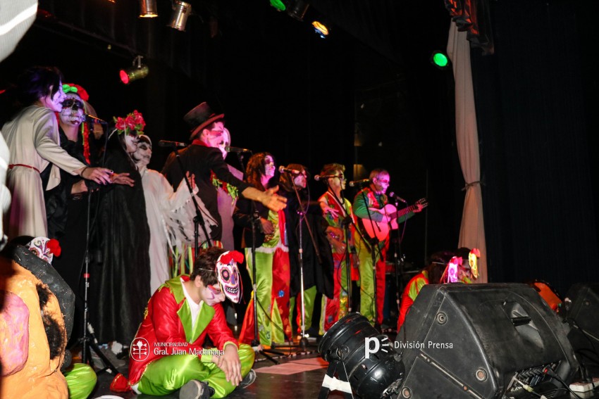 Paracut present su espectculo Son de terror