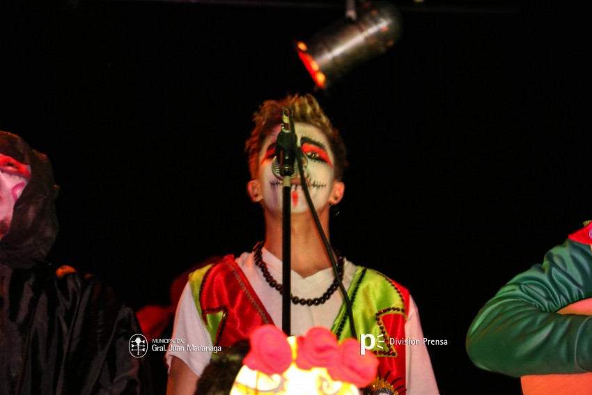 Paracut present su espectculo Son de terror