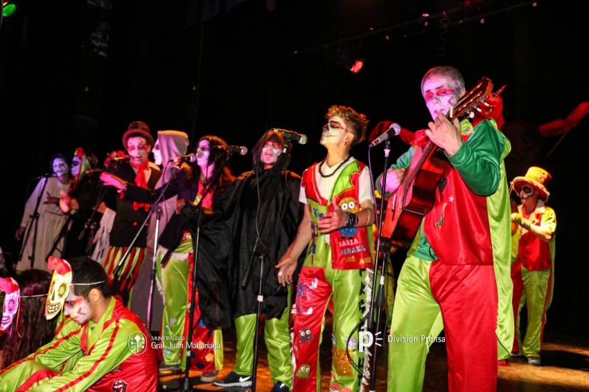 Paracut present su espectculo Son de terror