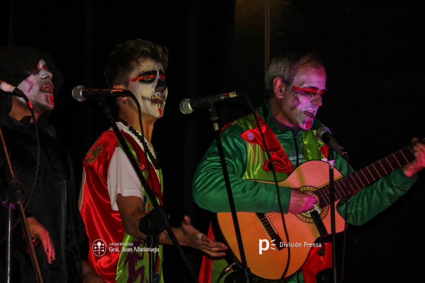 Paracut present su espectculo Son de terror