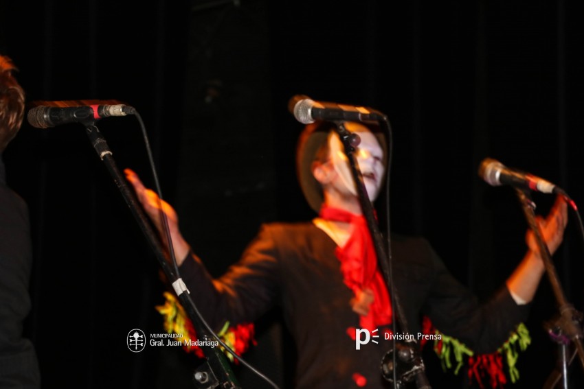 Paracut present su espectculo Son de terror