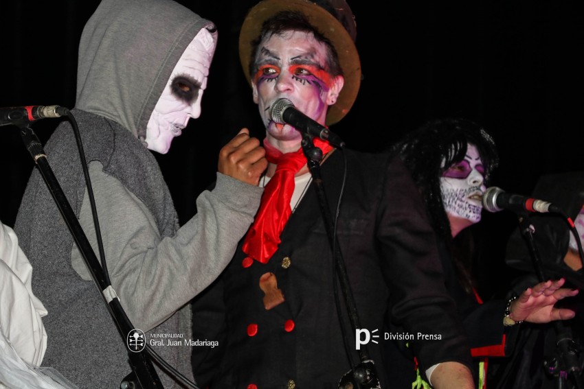 Paracut present su espectculo Son de terror