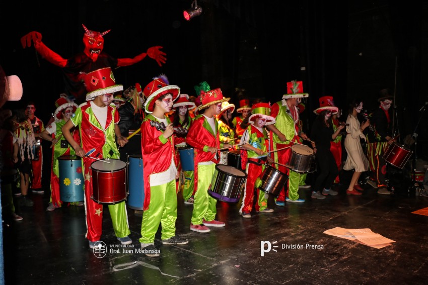 Paracut present su espectculo Son de terror