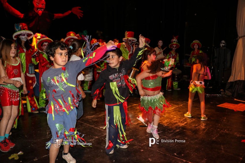 Paracut present su espectculo Son de terror