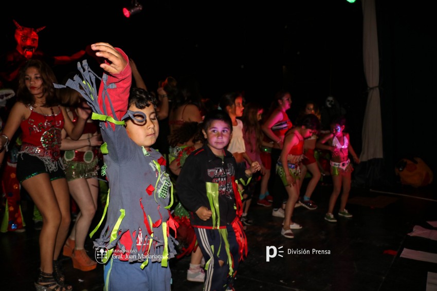 Paracut present su espectculo Son de terror