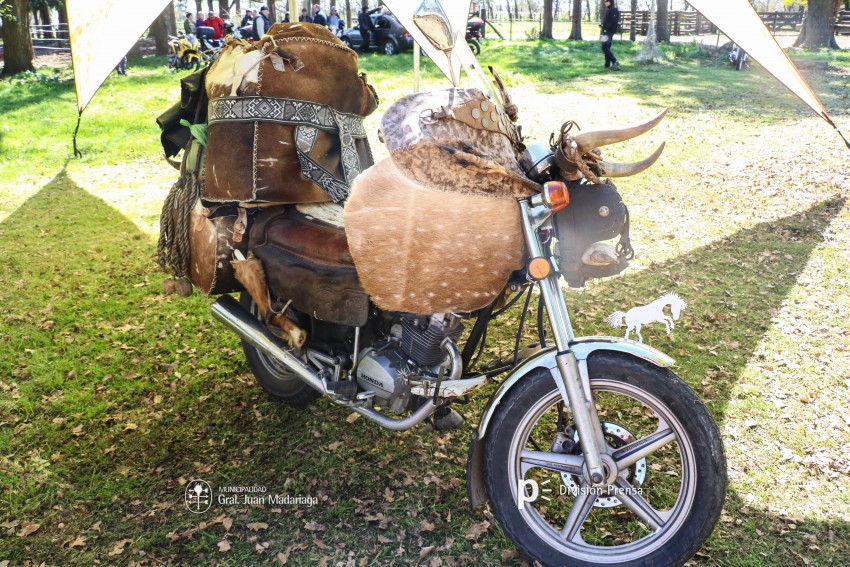 200 motos y ms de 500 personas en el 1er. Moto-Asado de Madariaga