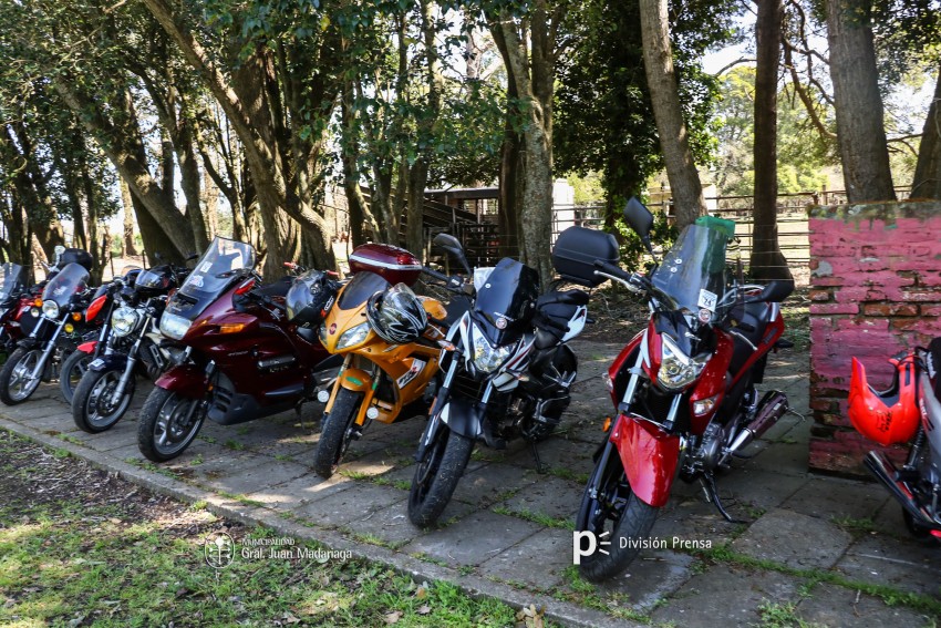 200 motos y ms de 500 personas en el 1er. Moto-Asado de Madariaga