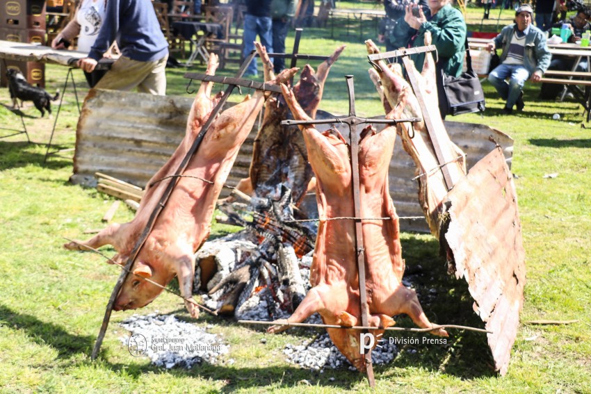 200 motos y ms de 500 personas en el 1er. Moto-Asado de Madariaga