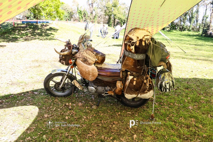 200 motos y ms de 500 personas en el 1er. Moto-Asado de Madariaga