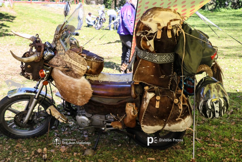 200 motos y ms de 500 personas en el 1er. Moto-Asado de Madariaga