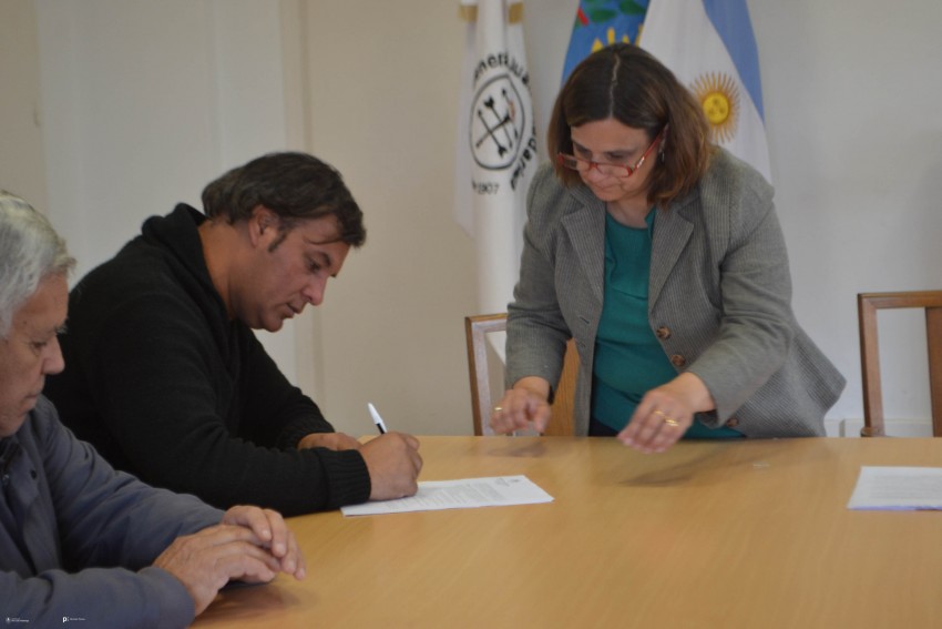 Viviendas sociales: nueva firma de convenios