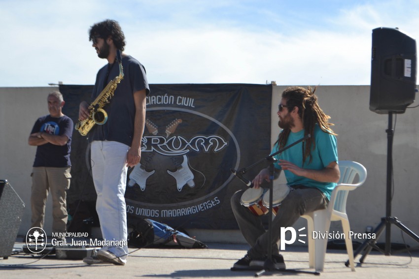 Con buena presencia de pblico se realiz el Rockanrolazo