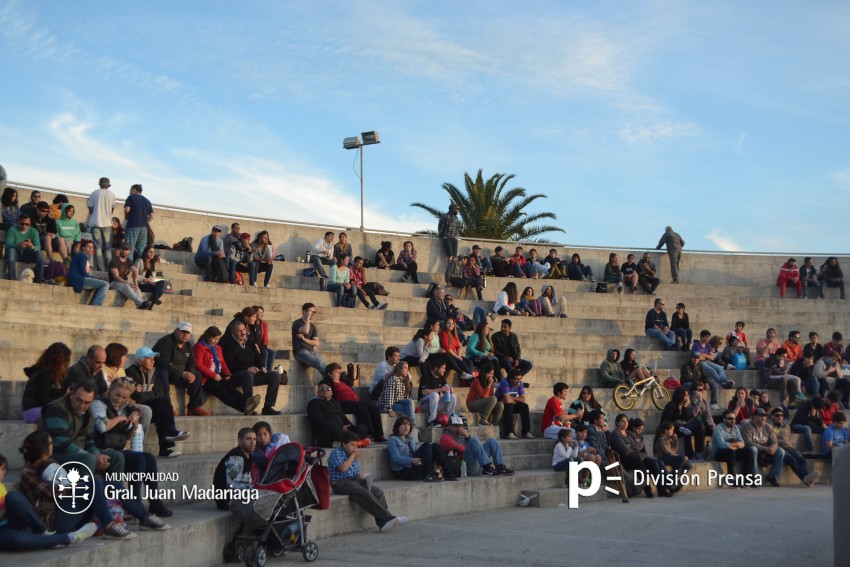 Con buena presencia de pblico se realiz el Rockanrolazo