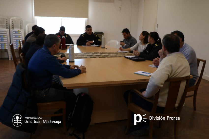 Santoro se volvi� a reunir con las fuerzas de seguridad