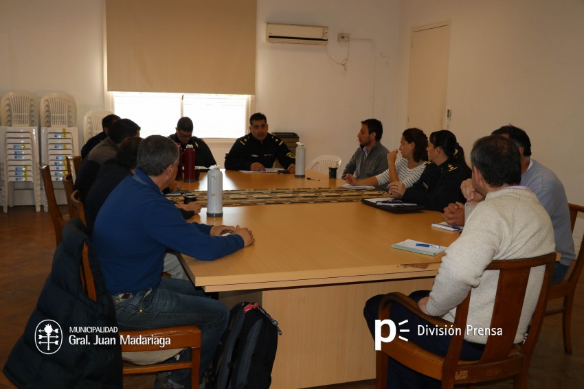 Santoro se volvi� a reunir con las fuerzas de seguridad