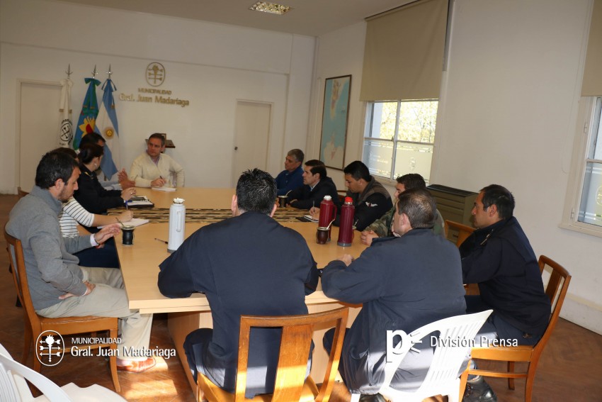 Santoro se volvi� a reunir con las fuerzas de seguridad