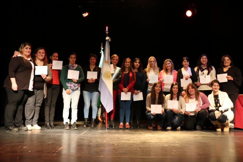 Entregaron diplomas a egresados de cursos de formacin profesional de 