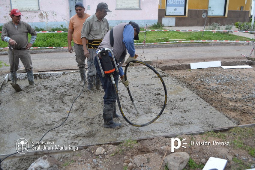 Rellenan los baches de Sarmiento y Zubiaurre