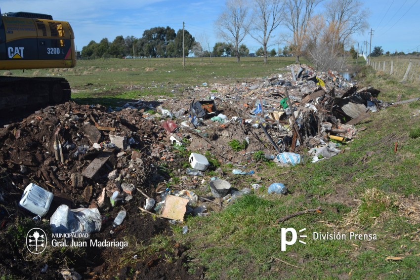 Multaron a una empresa y al propietario de un campo por arrojar residu