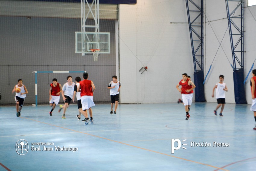 Madariaga recibi� a la delegaci�n peruana de Arequipa