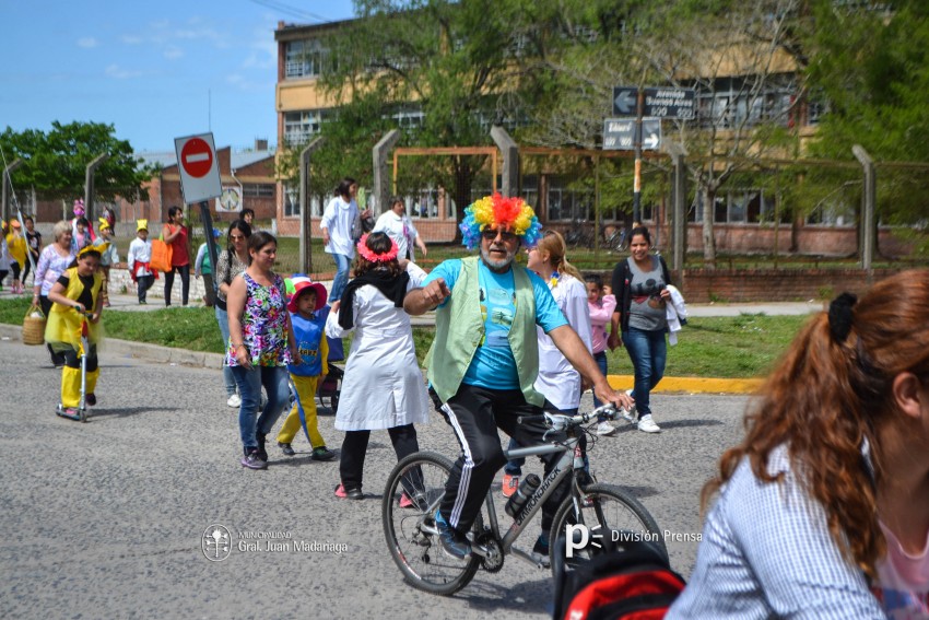 Cientos de personas disfrutaron de la bicicleteada de la familia