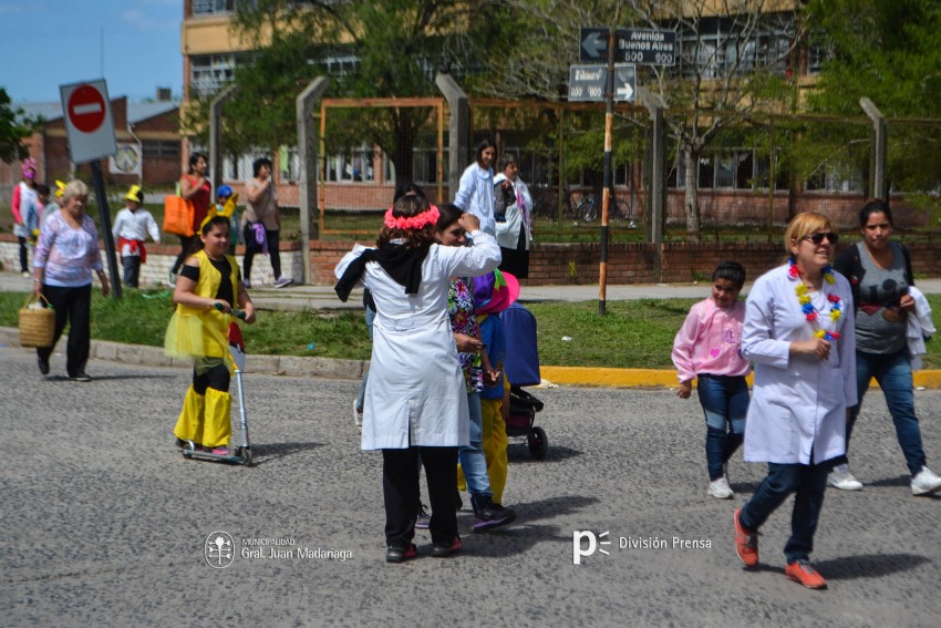 Cientos de personas disfrutaron de la bicicleteada de la familia