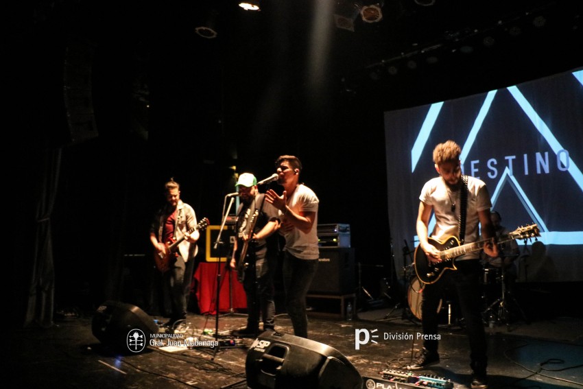 Ruta & Rock hizo su pasada por la Casa de la Cultura