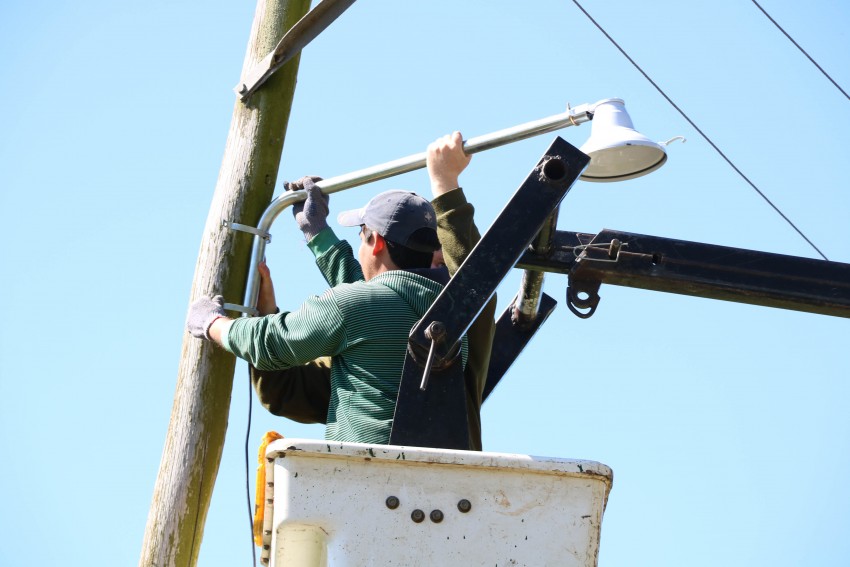 Colocaron nuevas luminarias en el barrio Kennedy