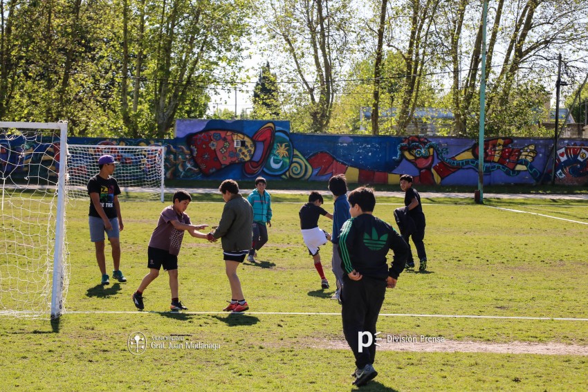 Decenas de nios participaron del encuentro de Ftbol Joven