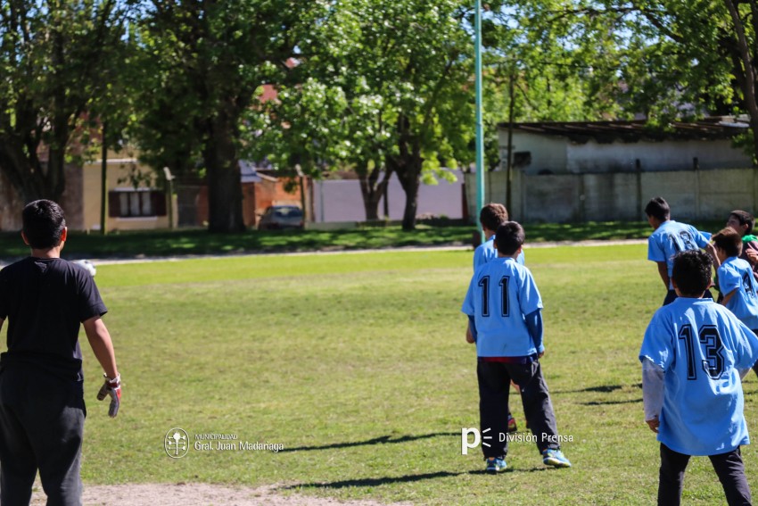 Decenas de ni�os participaron del encuentro de �F�tbol Joven�