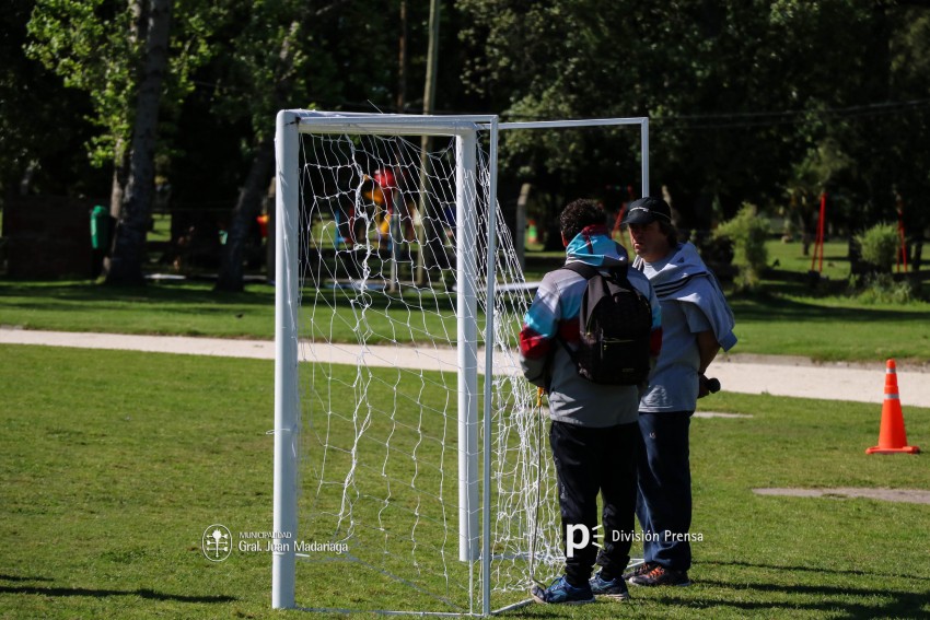 Decenas de ni�os participaron del encuentro de �F�tbol Joven�