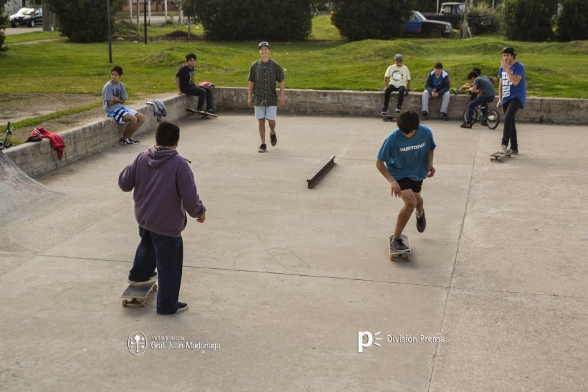 Los amantes del skate tuvieron sus primeras clases con un instructor e