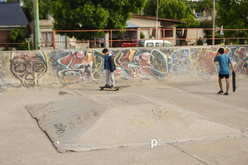 Los amantes del skate tuvieron sus primeras clases con un instructor e