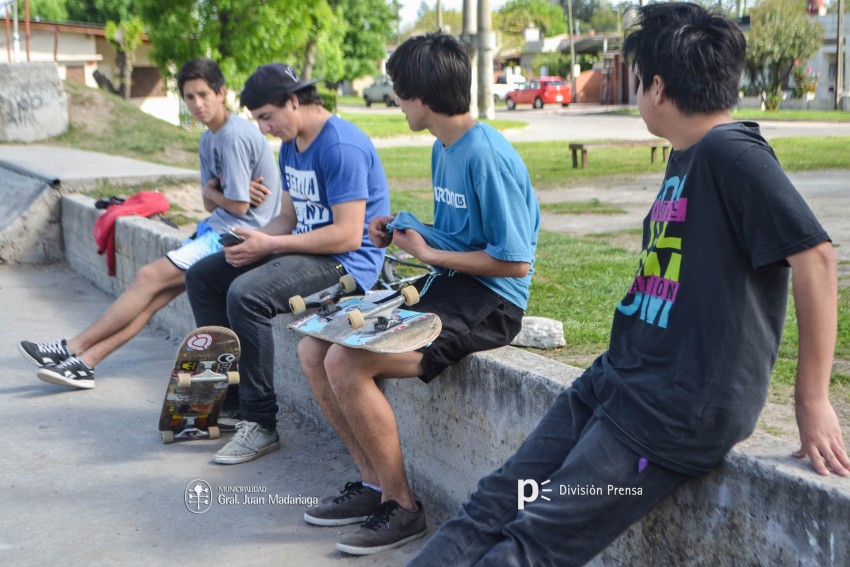 Los amantes del skate tuvieron sus primeras clases con un instructor e