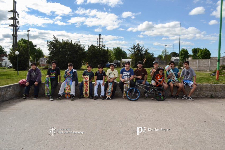Los amantes del skate tuvieron sus primeras clases con un instructor e