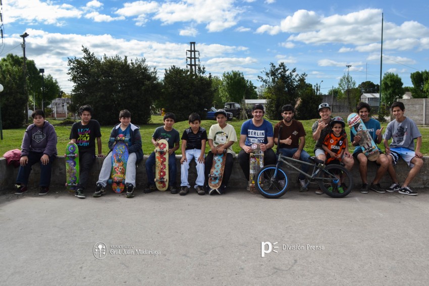 Los amantes del skate tuvieron sus primeras clases con un instructor e