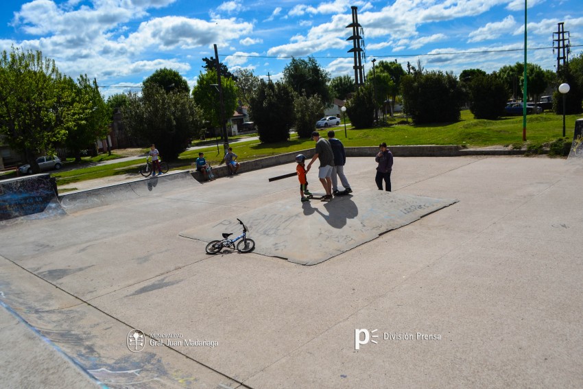 Los amantes del skate tuvieron sus primeras clases con un instructor e