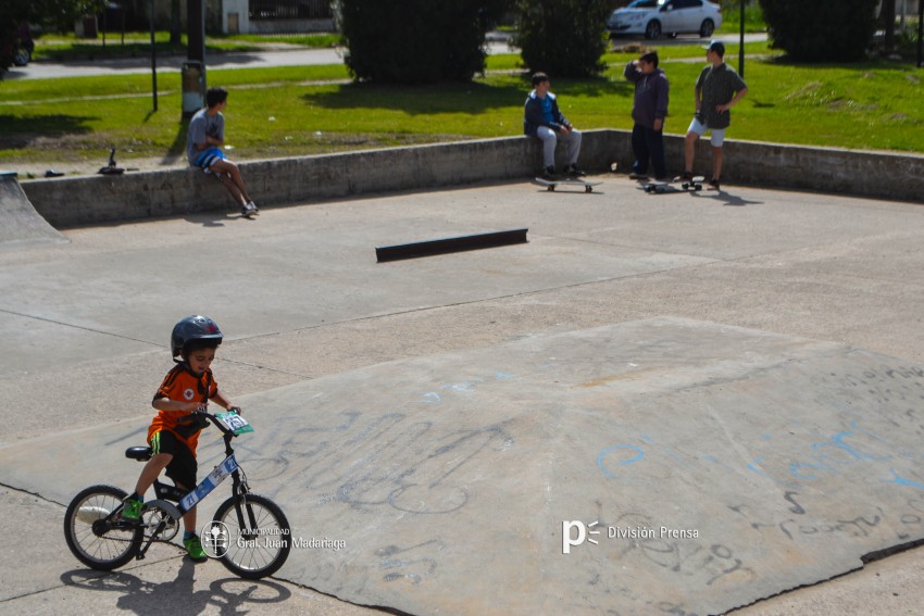 Los amantes del skate tuvieron sus primeras clases con un instructor e