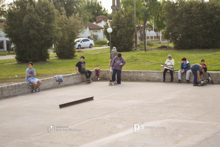 Los amantes del skate tuvieron sus primeras clases con un instructor e