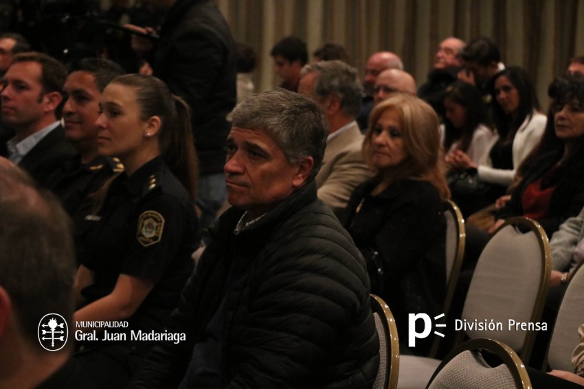 Reppetto particip� del acto de la Polic�a Federal en Pinamar