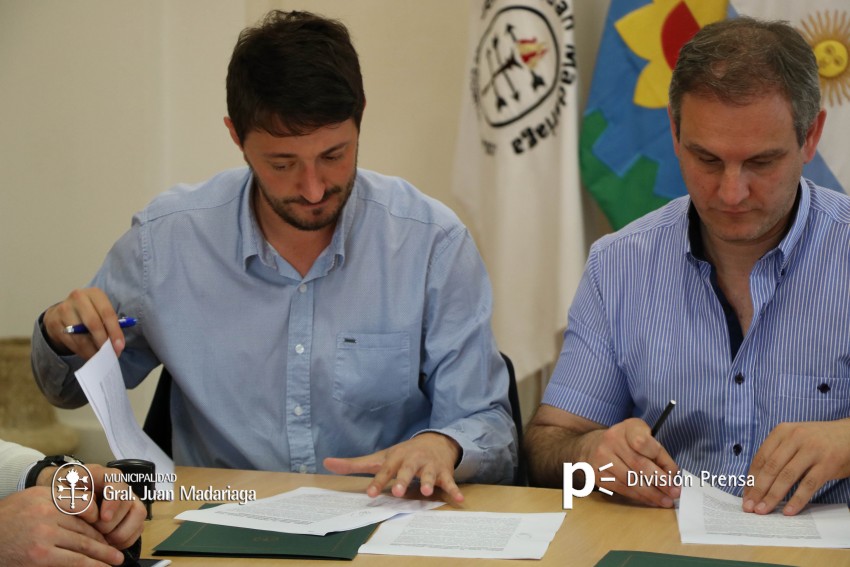 Santoro recibi a intendentes de la regin para tratar diversos temas