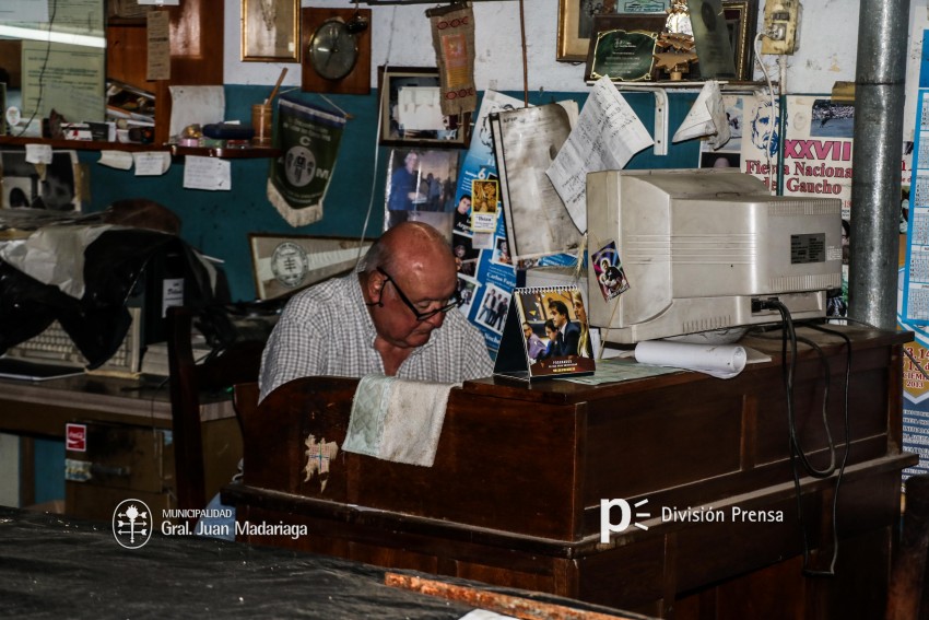 Hugo Fleming: Quiz, algn da, Dios nos ilumine y volvamos al papel