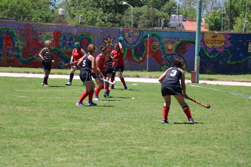 Se realiz el primer torneo de Mamis Hockey