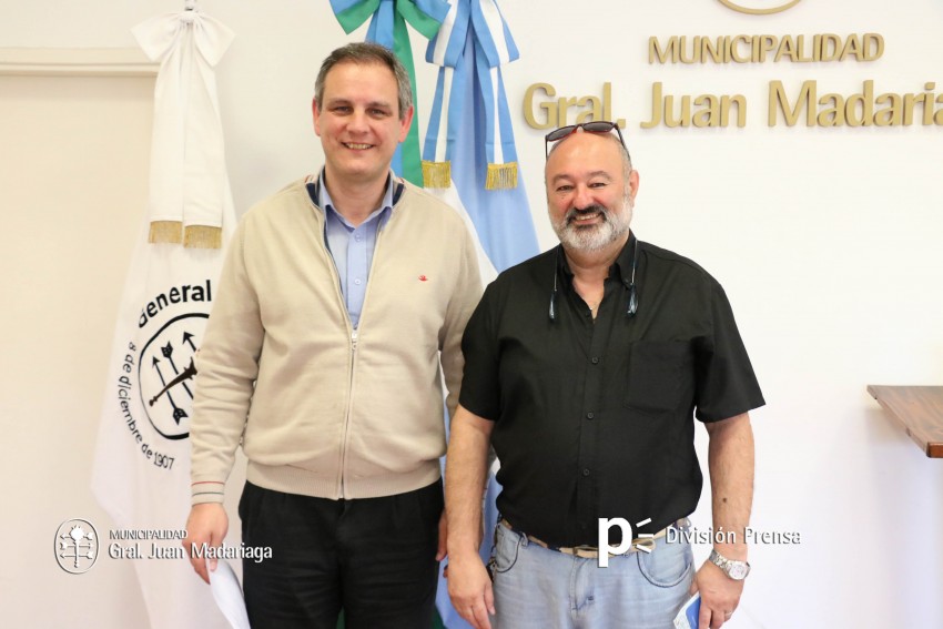 Nueva entrega de cheques a instituciones educativas