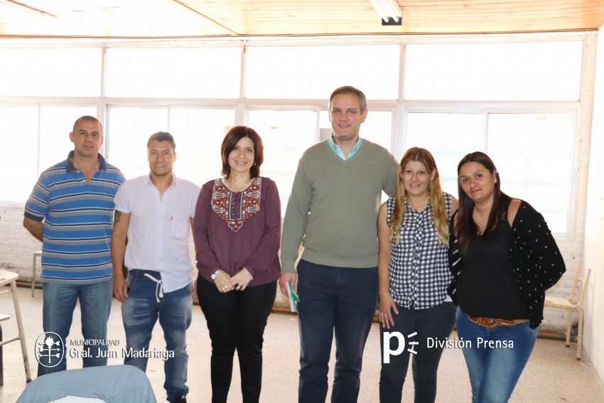 Santoro recorri las exposiciones de las Escuelas Tcnica, Secundaria 